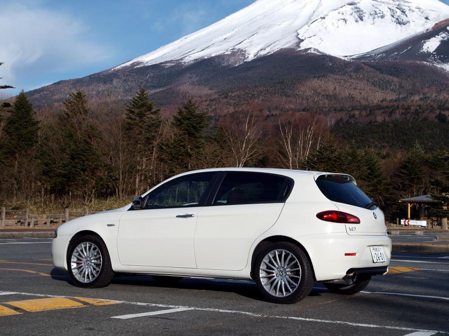  Alfa Romeo 147 White Edition (937B) 2008 года  (JP) (фото 2 из 3)